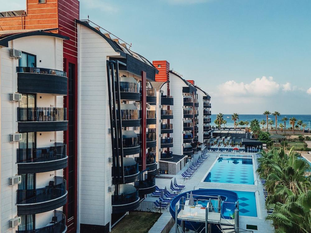 Grand Uysal Beach Hotel — 1