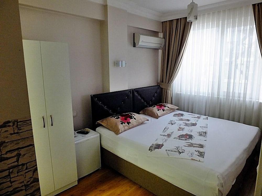 Kadikoy Port Hotel — 1