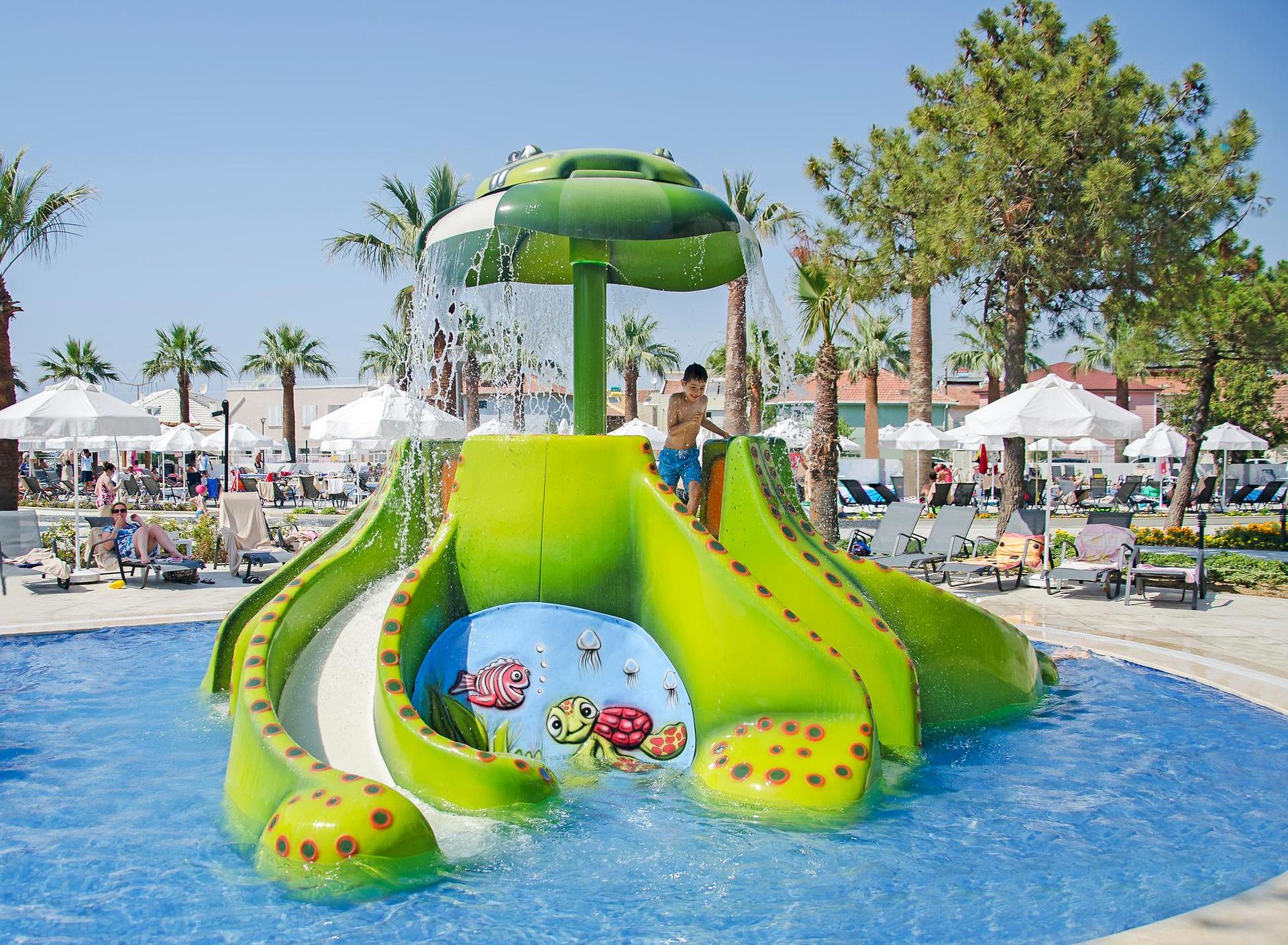 Palm Wings Beach Resort & Spa Kuşadası — 4
