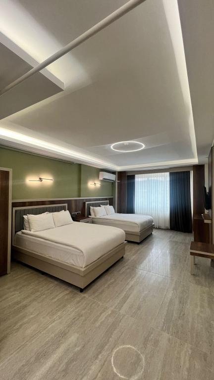 Airport Resort Hotel — 8