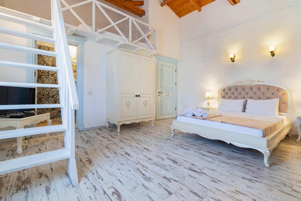 Alaçatı Roka Taş Hotel — 4