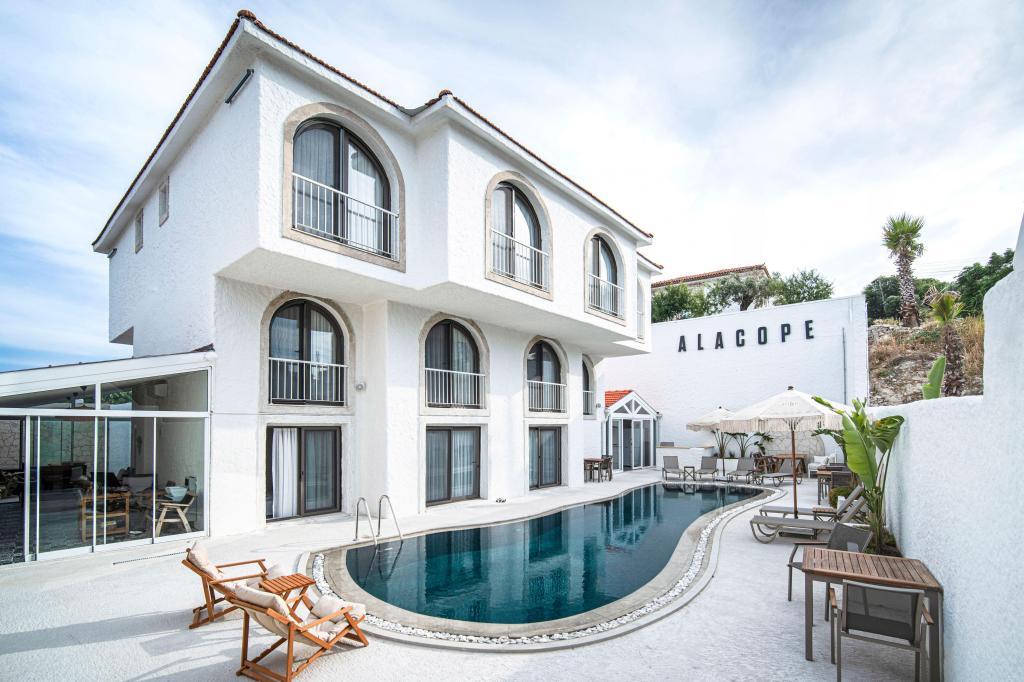 Alacope Alaçatı +12 — 1