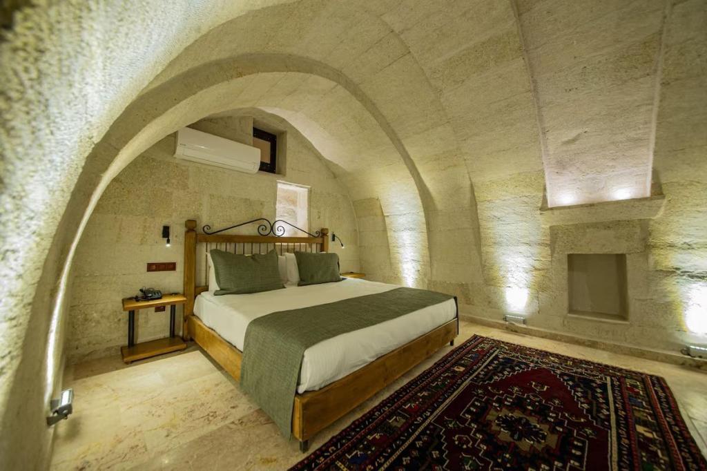 Ares Cave Suite — 5
