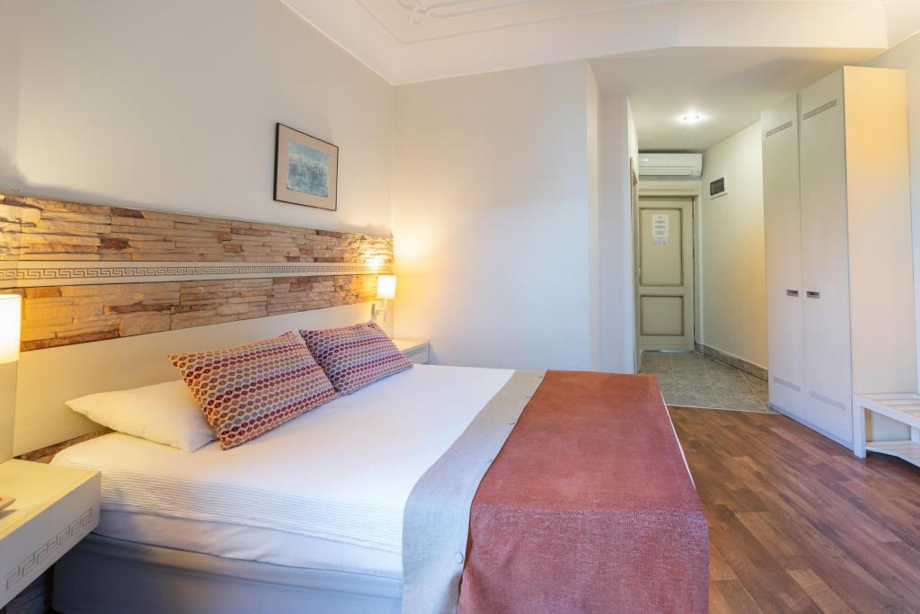 Aspen Hotel — 2