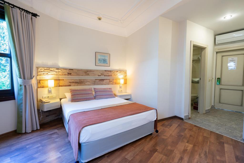 Aspen Hotel — 3