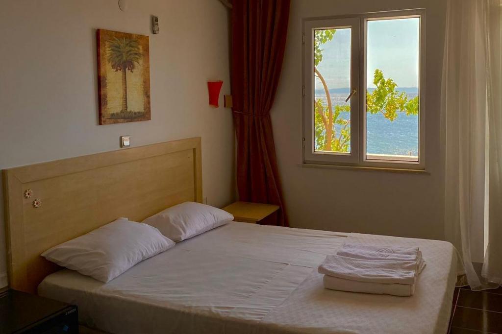 Avşa Otel Beyaz Saray — 3