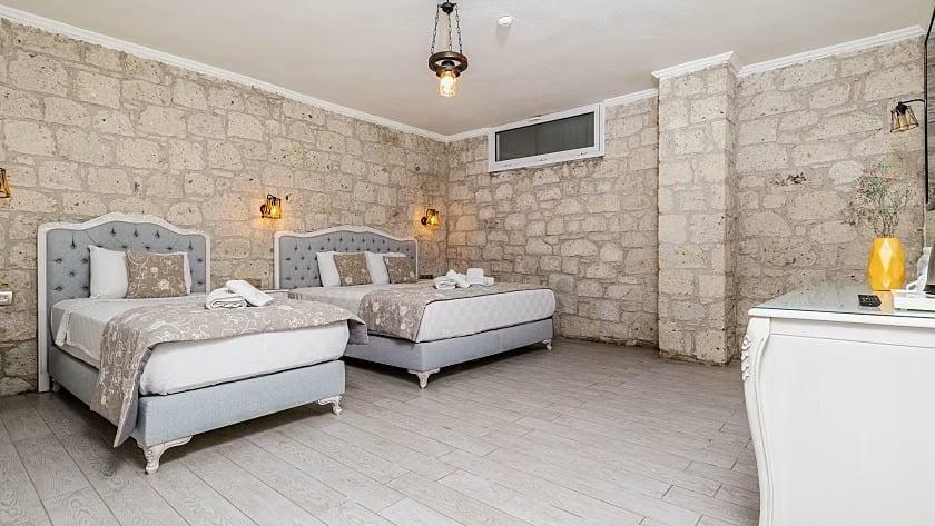 Avlu Alaçatı Butik Otel — 3