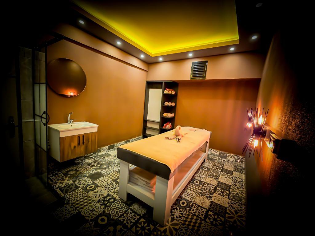 AYATOURE HOTEL — 2
