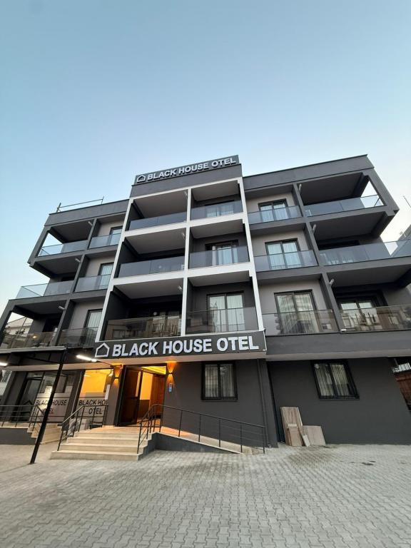 Black House Otel — 1