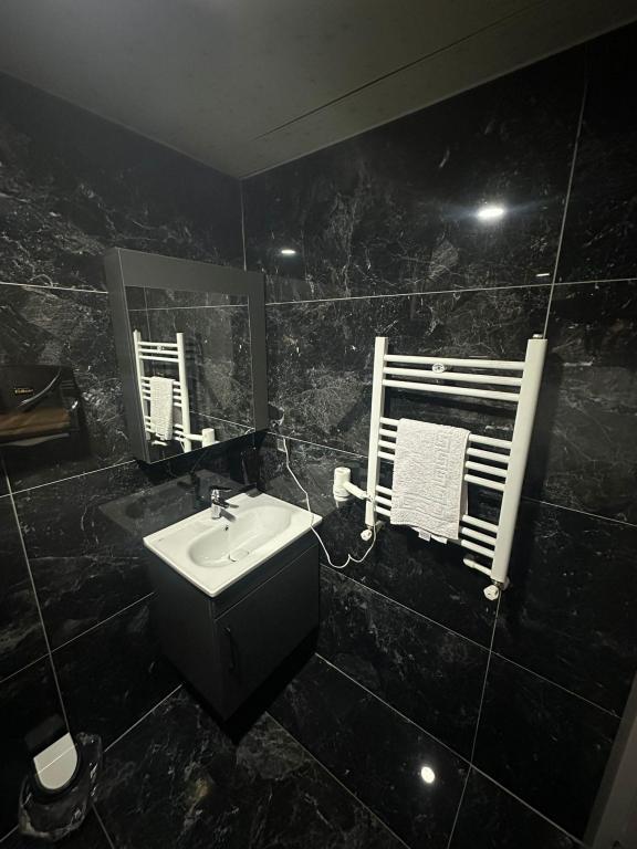 Black House Otel — 10