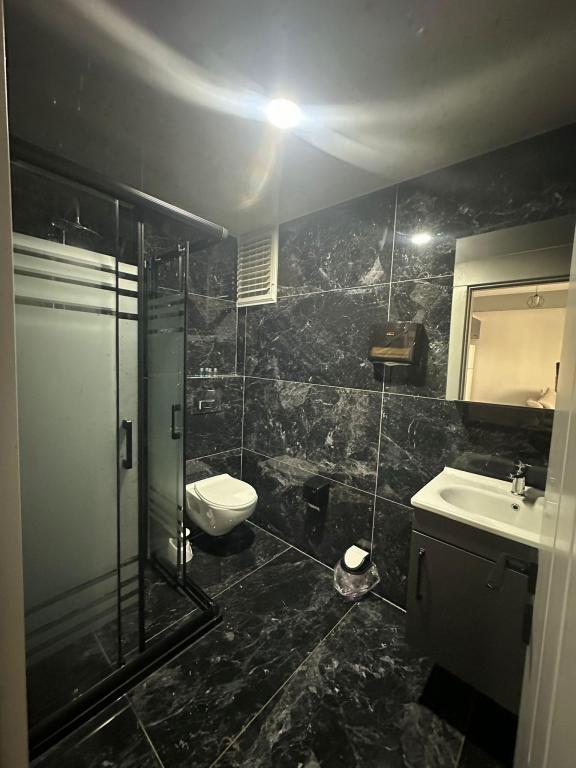 Black House Otel — 4