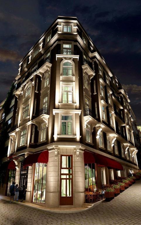 Corinne Art & Boutique Hotel — 1