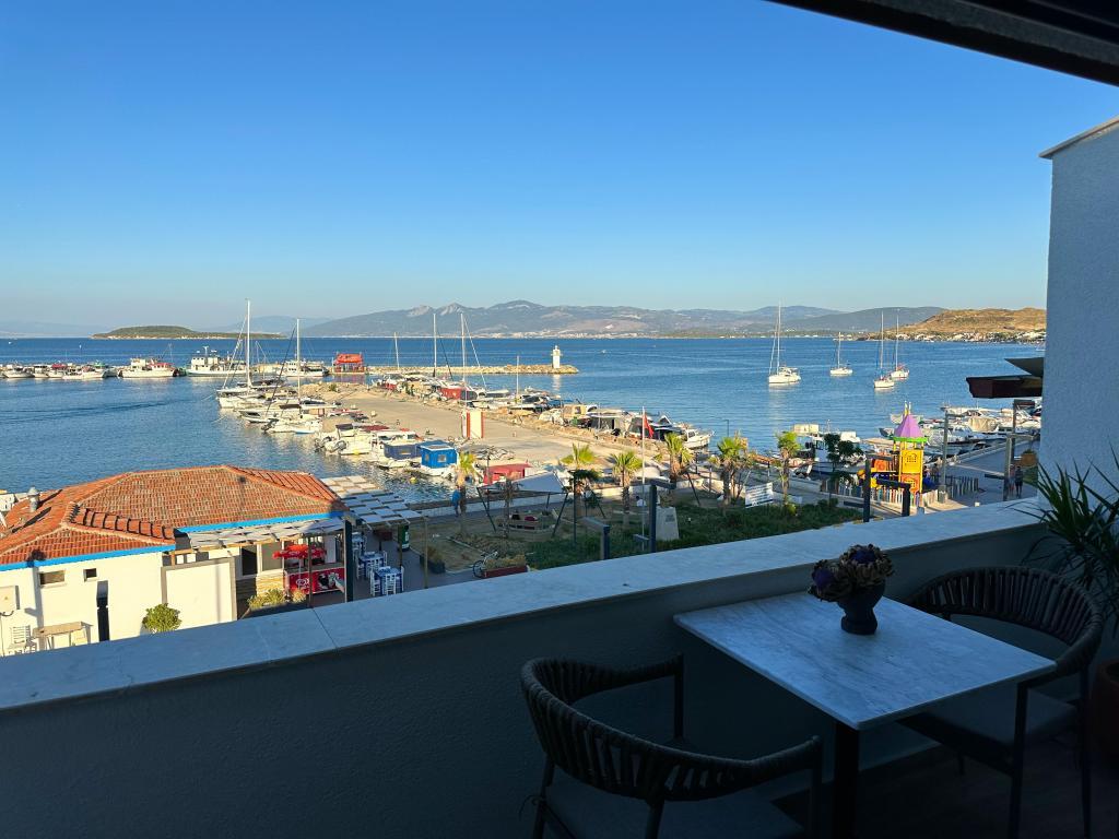 Dönmez Otel Urla — 1