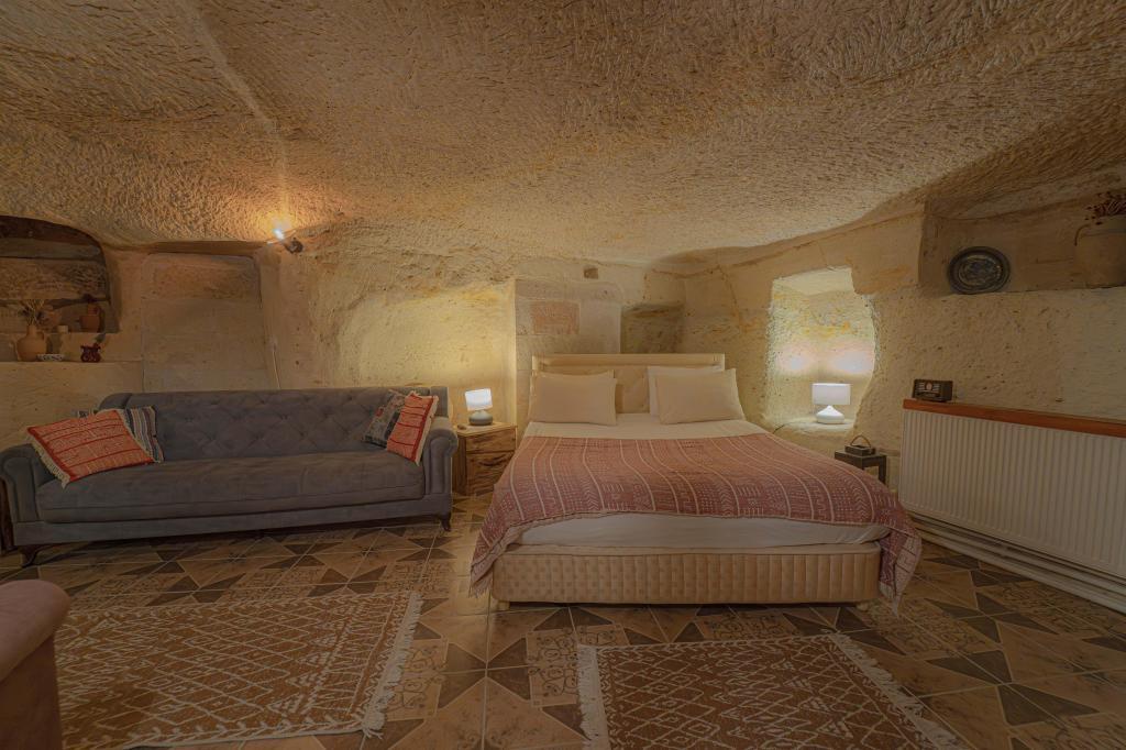 Deep Cave House — 10