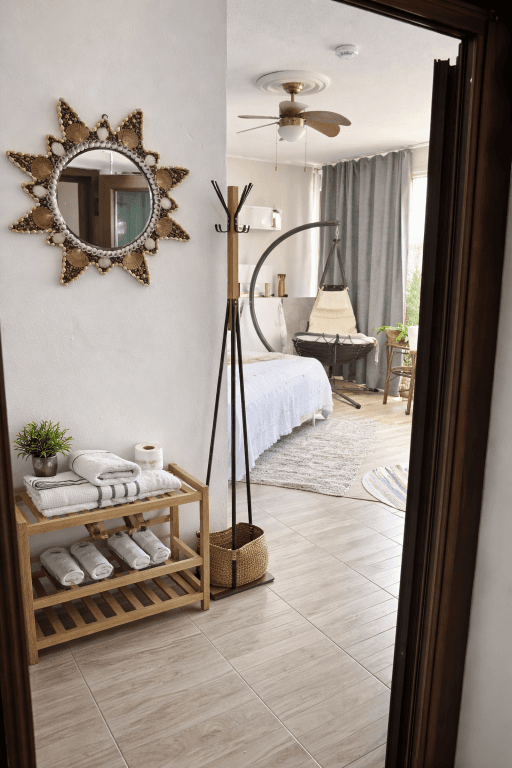 Ellawillasuit House — 3