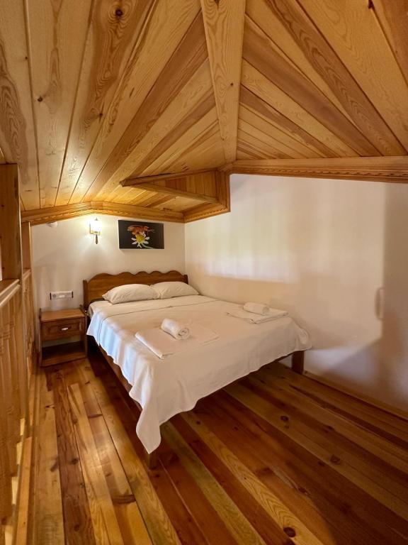 Ellys Home Mesudiye — 2