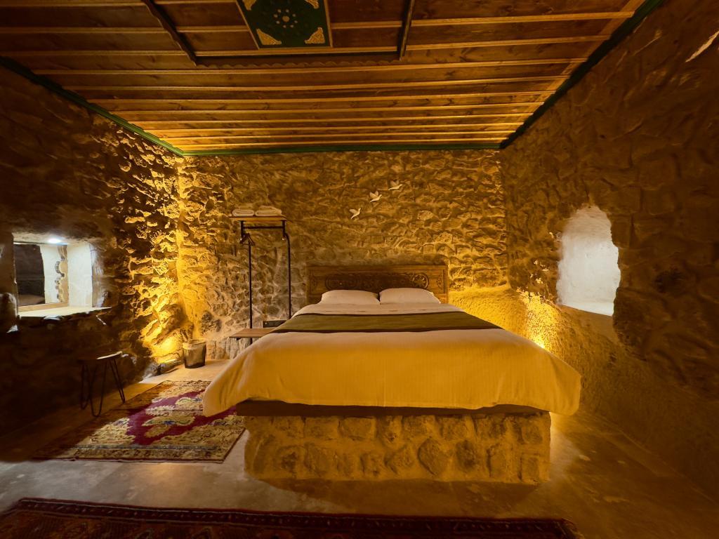 Euphoria Cave House — 4