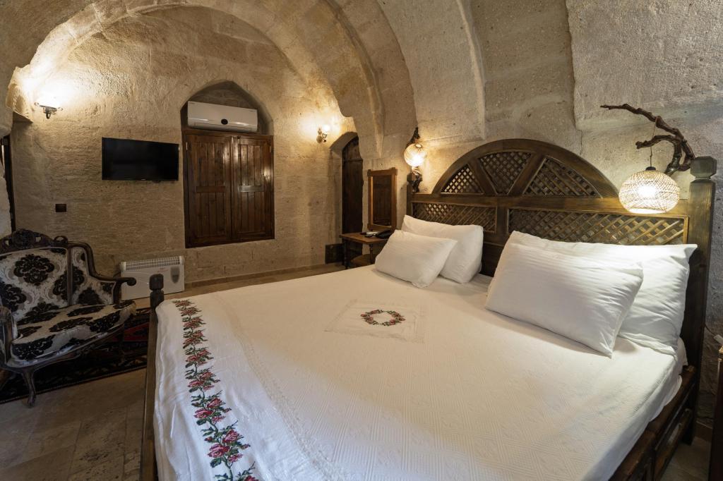 Grand Cave Suites — 7