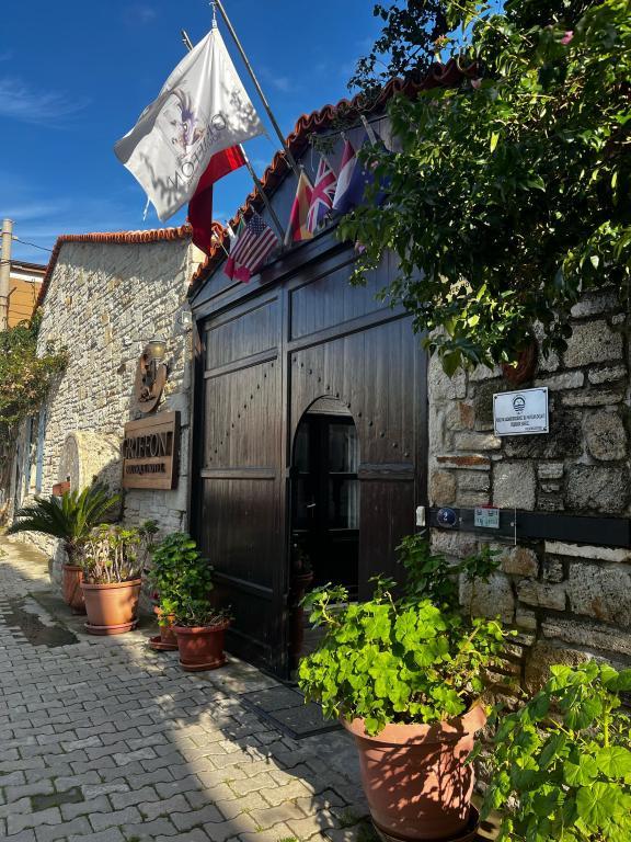 Griffon Boutique Hotel — 1