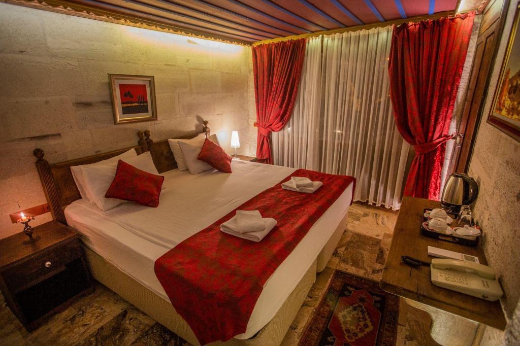 Hermes Cave Hotel — 8