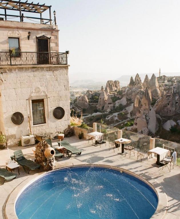 Hermes Cave Hotel — 1