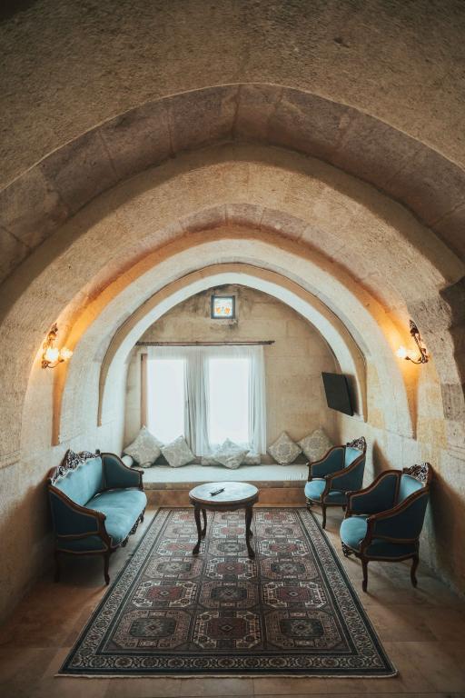 Hu Of Cappadocia — 7