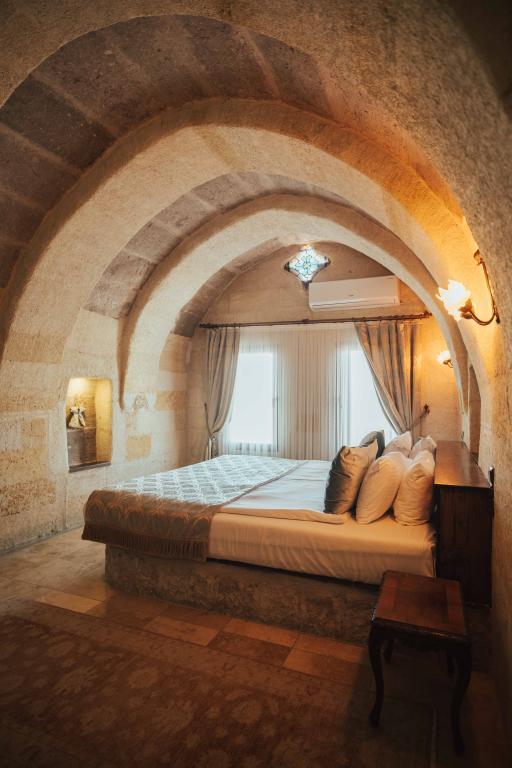 Hu Of Cappadocia — 8