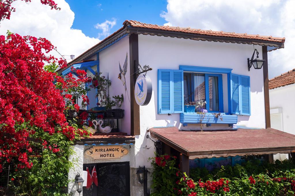 Kırlangıç Pansiyon Sığacık — 1