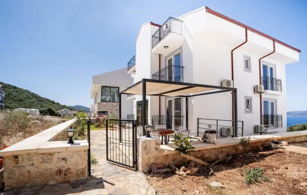 Kaş Eylül Suit Apart — 1