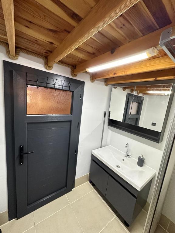 Karatürkmen Wooden Villas — 10