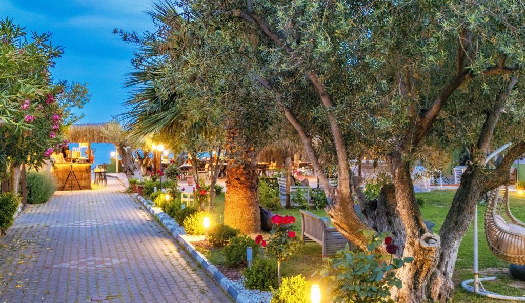 Kayalar Blue Beach & Hotel — 9