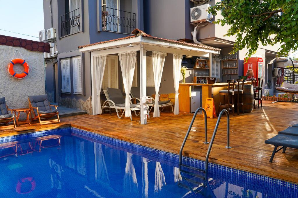 Kekik Alaçatı Otel — 1
