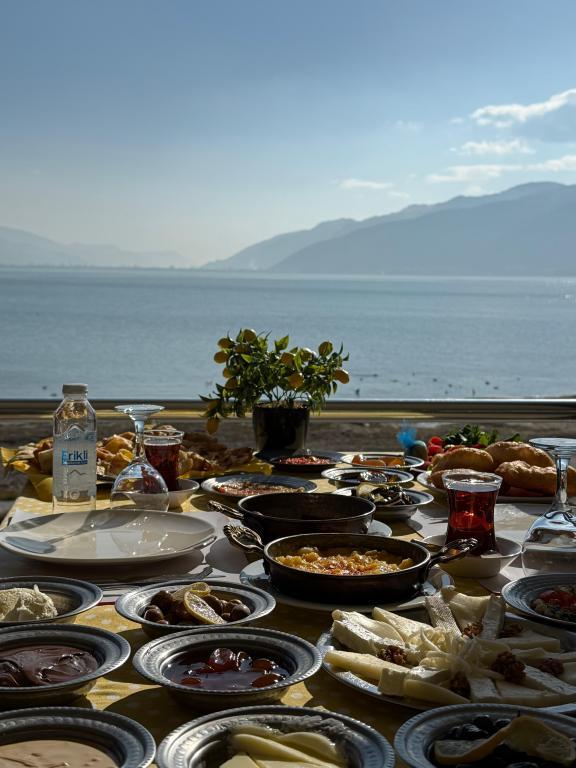 Kroisos Lake Hotel — 3