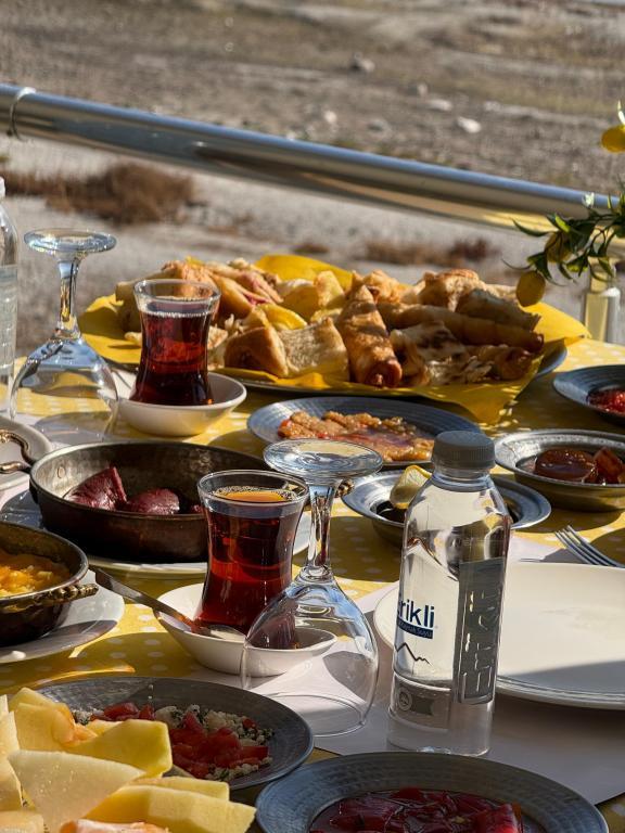 Kroisos Lake Hotel — 9