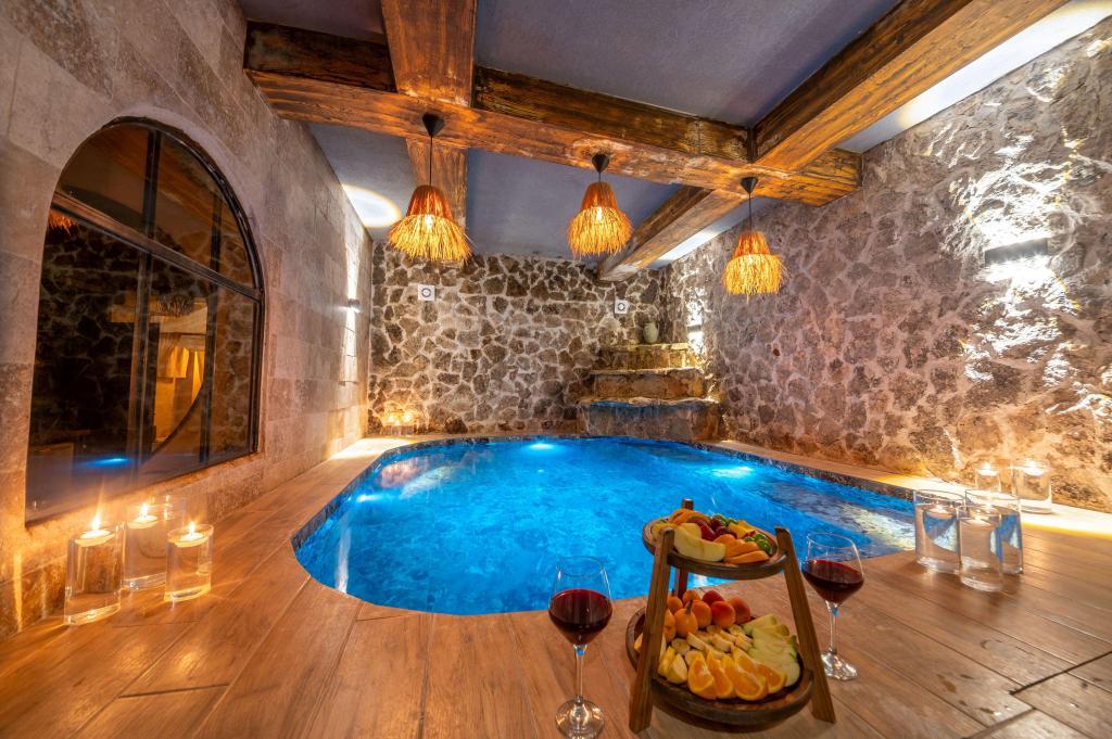 Louis Cappadocia — 1