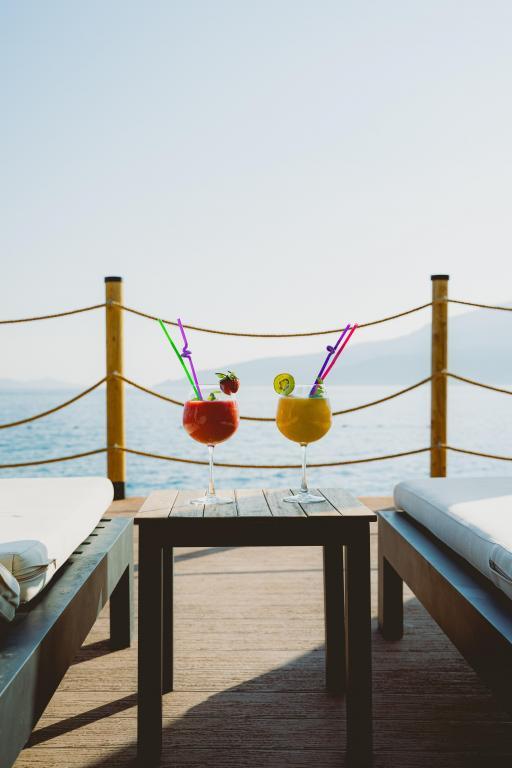 Lures Hotel & Beach Club — 9
