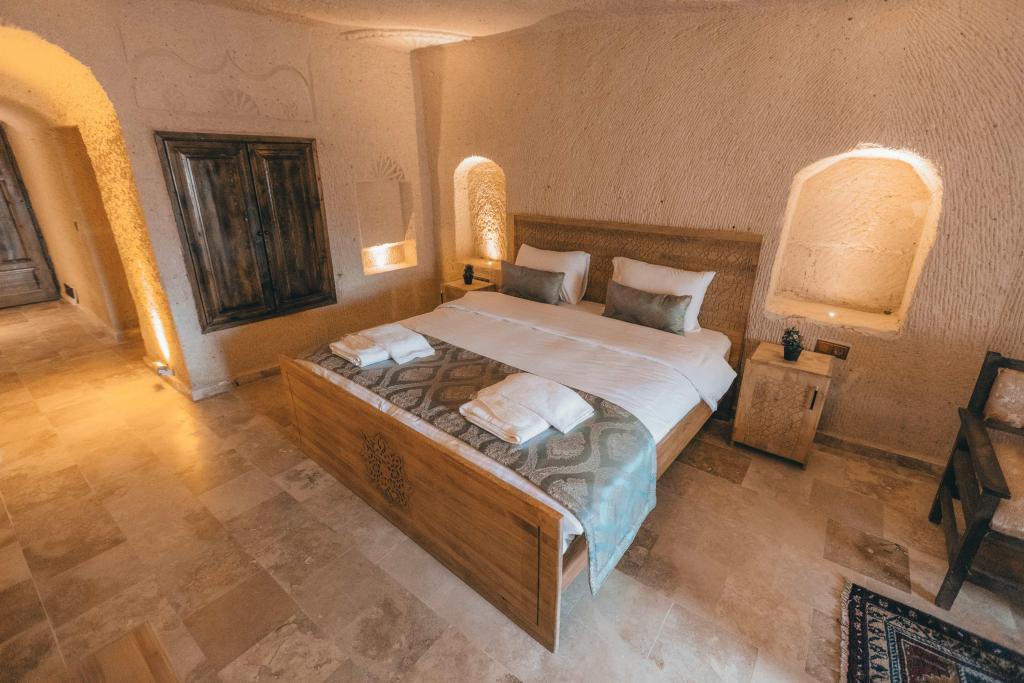 Turbel Cave House — 9