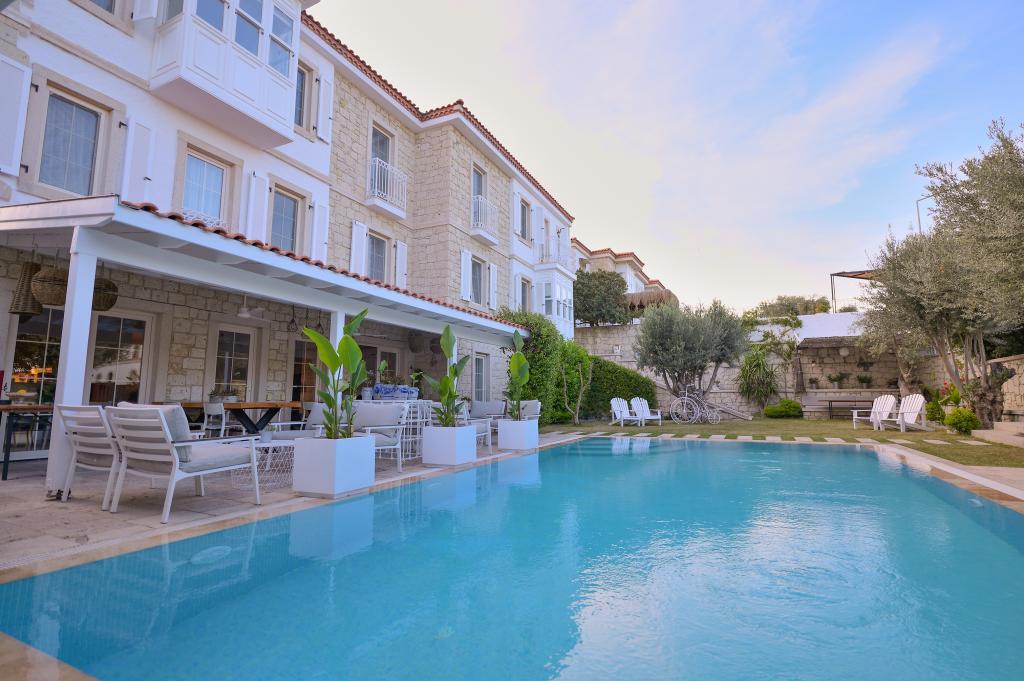 Peremere Alaçatı Otel — 1