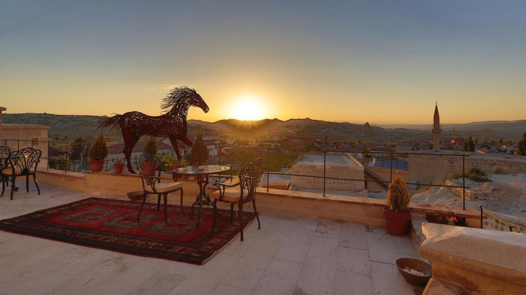 Phocas Cave Suites — 1