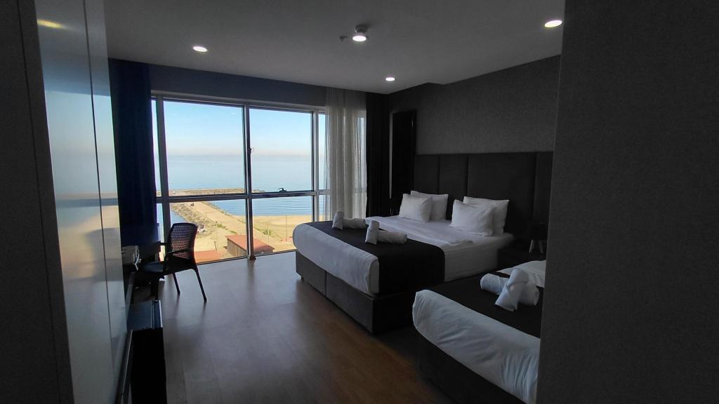 Queen Palace Hotel — 2