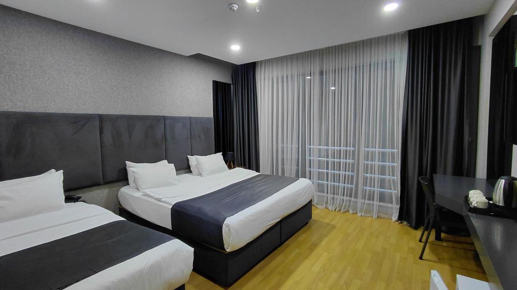 Queen Palace Hotel — 8