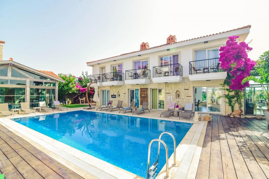 Rüzgar Gülü Butik Otel Alaçatı — 1