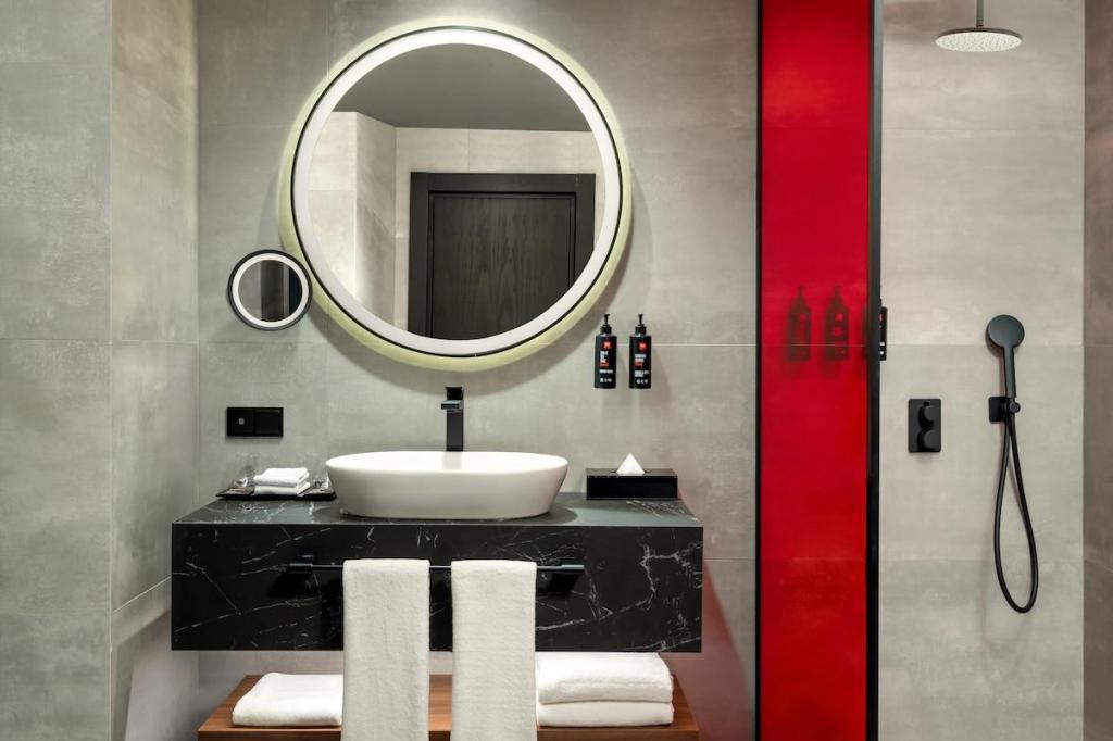 Radisson RED İzmir Point Bornova — 3