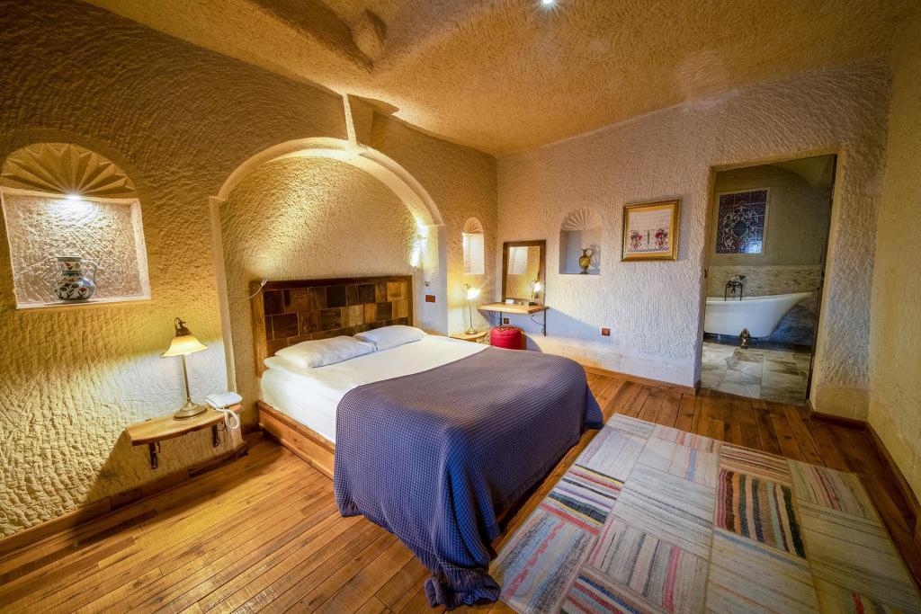 Seki Cave Hotel — 8