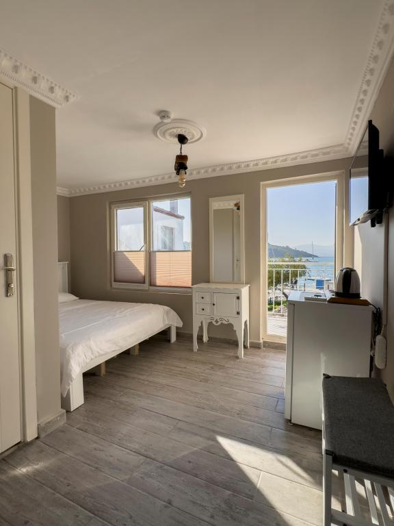 Silenos Boutique Hotel — 4