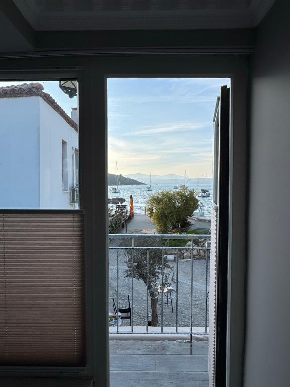 Silenos Boutique Hotel — 8