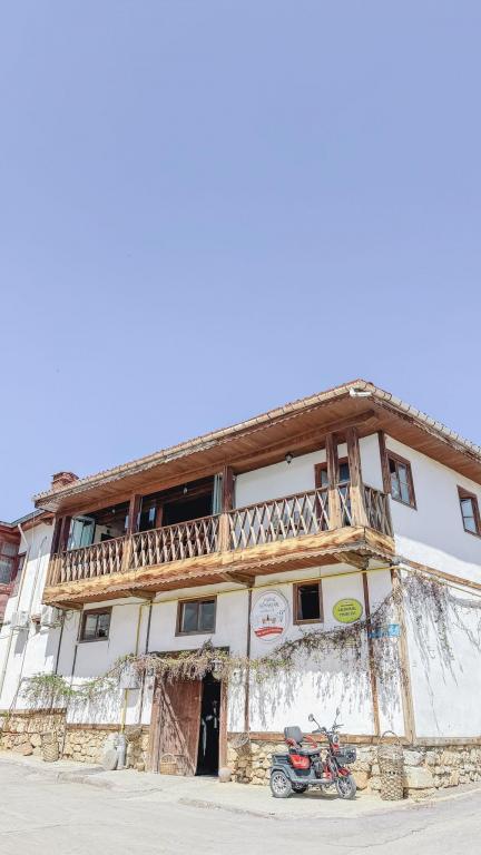 Tarihi Yalvaç Konakları — 3