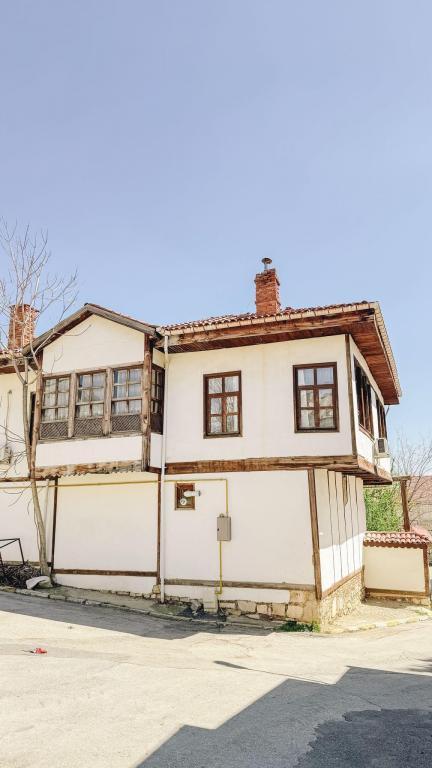 Tarihi Yalvaç Konakları — 1