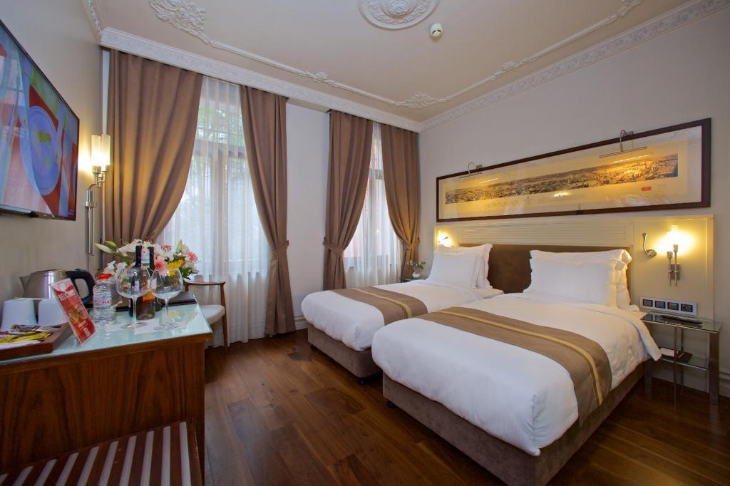 Taxim Lounge Hotel S Class — 7