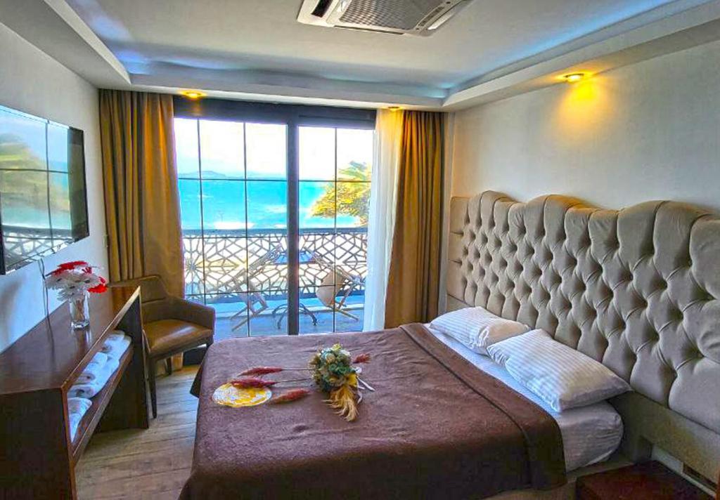 The Klazomenai Marine Hotel — 5